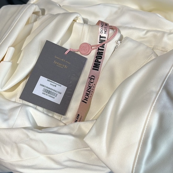 House of CB ‘Antoinette’ Ivory Corset Off Shoulder LIMITED EDITION Bridal Gown - Picture 9 of 16